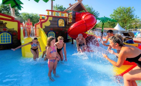 Vakantiepark De Zeumersehof - Kids-Campings.com